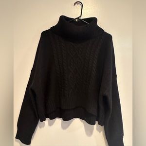 BBDakota croped turtleneck sweater size L